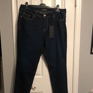 NWT Jordache jeans. Perfect condition